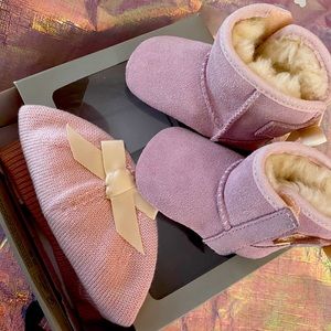 UGG Jesse Bow II + beanie size 0.1 infant